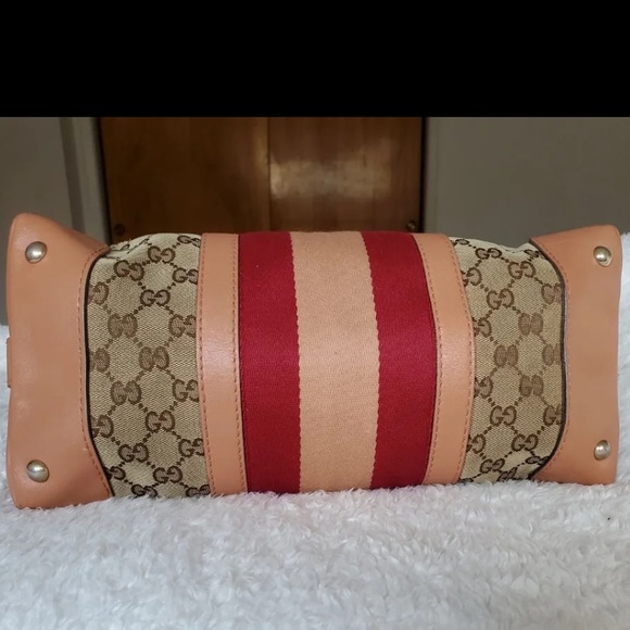Authentic Vintage Gucci Bag in Fair Condition - Picture 4 of 8